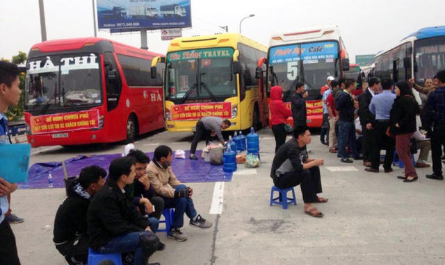 Các doanh nghiệp vận tải cho biết họ có nguy cơ phá sản trước việc điều chỉnh luồng tuyến xe khách (ảnh: Phong Nguyên)