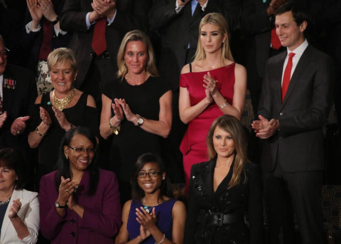 Vợ chồng con gái cả Ivanka và Đệ nhất phu nhân Melania Trump cũng có mặt để tham dự bài phát biểu trước Quốc hội của chồng.