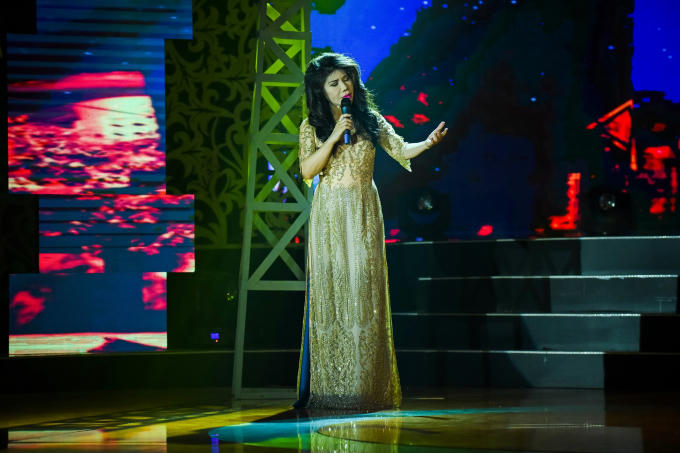 Kh&aacute;nh Thi khiến kh&aacute;n giả đứng tim bởi m&agrave;n nh&agrave;o lộn nhiều v&ograve;ng trong S&agrave;i G&ograve;n Đ&ecirc;m Thứ 7