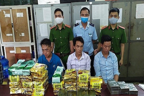 Lực lượng hải quan đã triệt phá nhiều đường dây mua bán, vận chuyển trái phép ma túy khối lượng lớn. Ảnh: TL