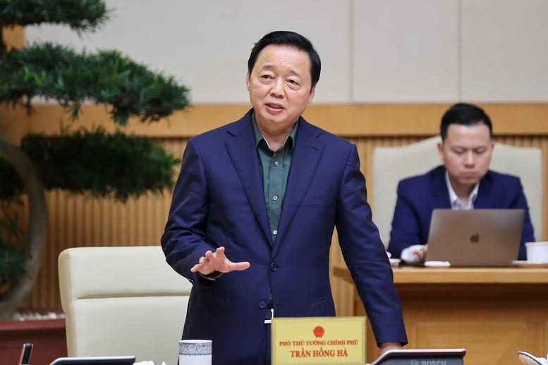 Phó Thủ tướng Trần Hồng Hà phát biểu tại phiên họp.