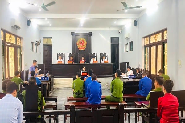 Quang cảnh phiên tòa.