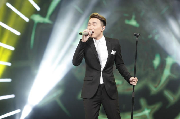 Vietnam Idol 2016: “Chàng trai bún bò” Bá Duy thể hiện “đẳng cấp ca sĩ” trong liveshow đầu tiên
