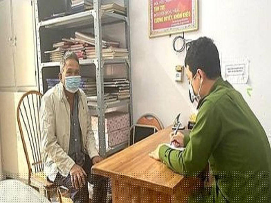 Đối tượng Phạm Thế Thỉnh tại cơ quan chức năng. Ảnh: Báo Giáo dục Thời đại.