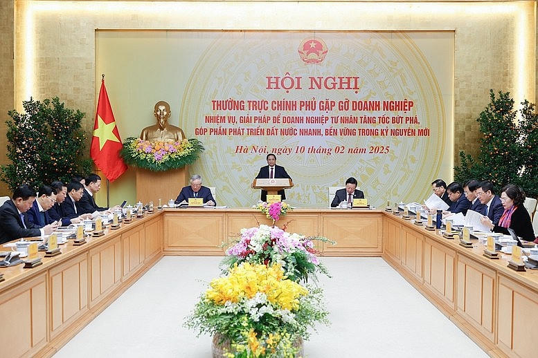 Thủ tướng Phạm Minh Chính chủ trì Hội nghị của Thường trực Chính phủ gặp gỡ doanh nghiệp về nhiệm vụ, giải pháp để doanh nghiệp tư nhân tăng tốc, bứt phá, góp phần phát triển đất nước nhanh, bền vững trong kỷ nguyên mới (Ảnh: VGP)