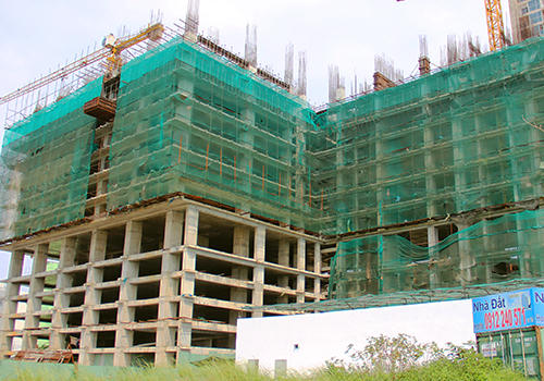 Công trình xây dựng đến 10 tầng mới bị phát giác là không phép. (Ảnh: Đông Nam)
