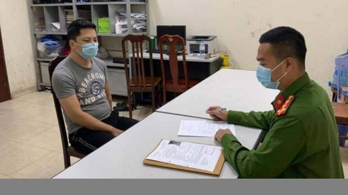 Đối tượng tại công an.