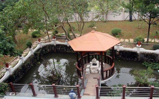 Một góc khuôn viên dinh thự của gia đình ông Trương Qúy Dương - (Ảnh: Tiền phong).