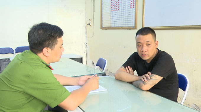 Đối tượng Bùi Huy Hoàng tại cơ quan điều tra.