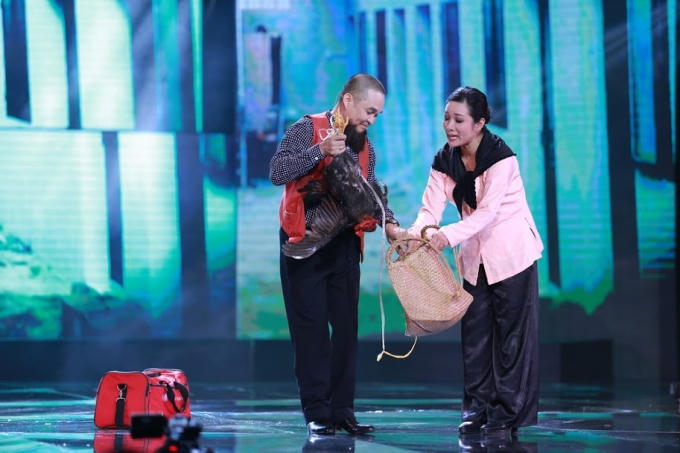 Quà quê của bà Mẩy mang lên biếu Xuân Hinh
