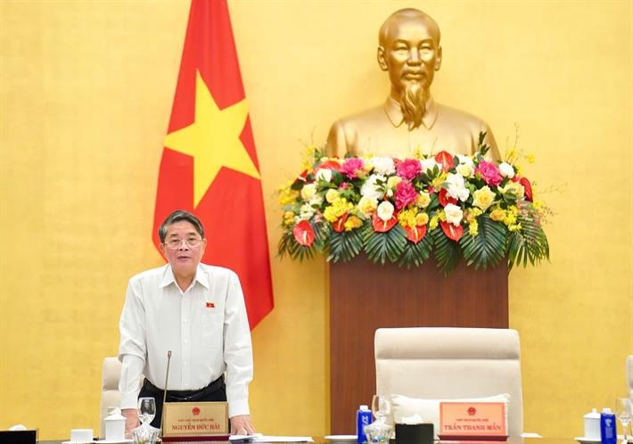Phó Chủ tịch Quốc hội Trần Quang Phương phát biểu kết luận phiên họp.