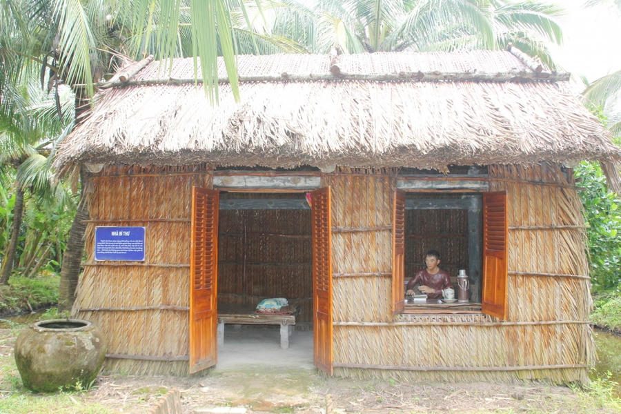 Nhà Bí thư Tỉnh ủy trong Khu Căn cứ Tỉnh ủy tại Xẻo Đước.