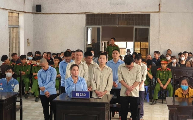 Án chung thân cho kẻ cầm đầu chuyên mua/bán các cô gái dưới 16 tuổi về phục vụ tại quán Karaoke