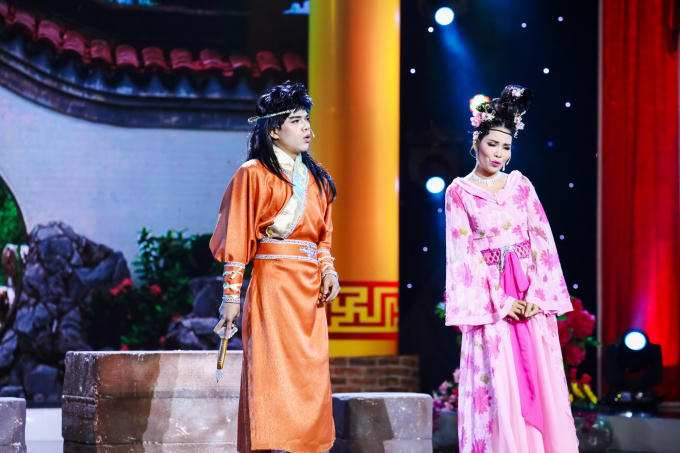 Việt Hương cười không ngừng với Next top model làng hài