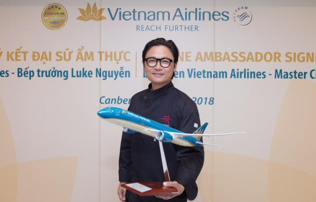 Luke Nguyễn chính thức trở thành Đại sứ Ẩm thực Toàn cầu đầu tiên của Vietnam Airlines
