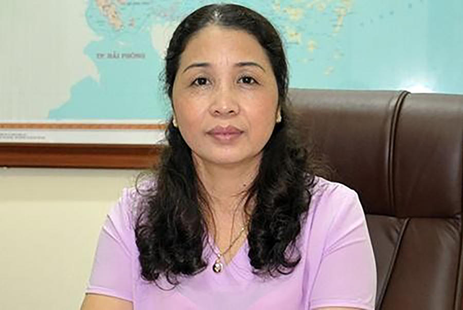 Bị cáo Vũ Liên Oanh, cựu Giám đốc Sở Giáo dục Quảng Ninh hầu tòa do bị cáo buộc phạm 2 tội danh. Ảnh CTT Sở GD&amp;amp;ĐT Quảng Ninh