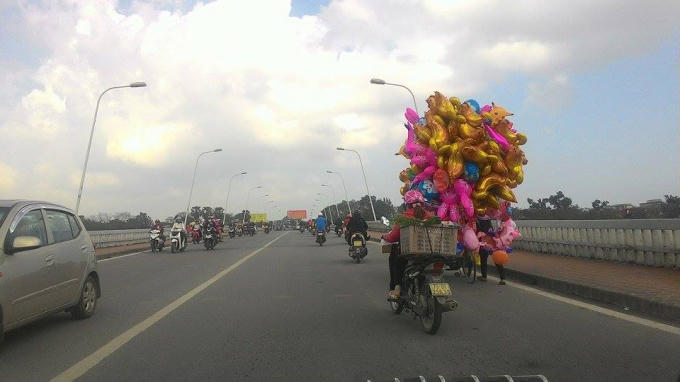 Cầu Phú Xuân (Ảnh: PV Đăng Hậu chụp ngày 30 Tết)