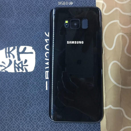 Lộ diện chùm ảnh của Galaxy S8 màu đen bóng