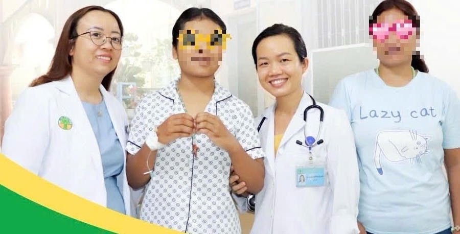 Các bác sĩ vui mừng khi bệnh nhi viêm não tự miễn hồi phục tích cực. (Ảnh: BVCC)