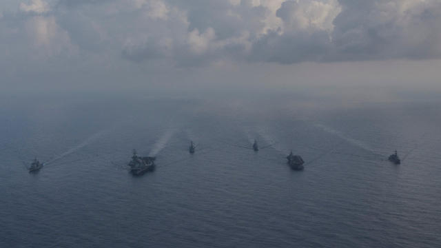 Các nguồn tin chính phủ Nhật Bản cho biết việc triển khai đội tàu tham gia tập trận cùng Mỹ phù hợp với chiến lược Ấn Độ - Thái Bình Dương “mở và tự do” của Thủ tướng Shinzo Abe. Bộ Tư lệnh Thái Bình Dương của Mỹ tăng cường quan hệ với các quốc gia trong khu vực trong bối cảnh Trung Quốc ngày càng gia tăng ảnh hưởng và có nhiều động thái đòi hỏi yêu sách chủ quyền phi lý tại các vùng biển tranh chấp như Biển Đông, biển Hoa Đông. (Ảnh: Reuters)