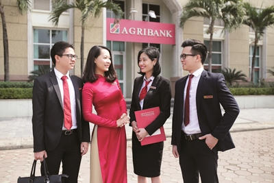 Cán bộ người lao động Agribank không ngừng phát huy khả năng, trí tuệ, tận dụng ưu thế, phát huy sức mạnh, góp phần xây dựng Agribank ngày càng lớn mạnh và hiện đại 