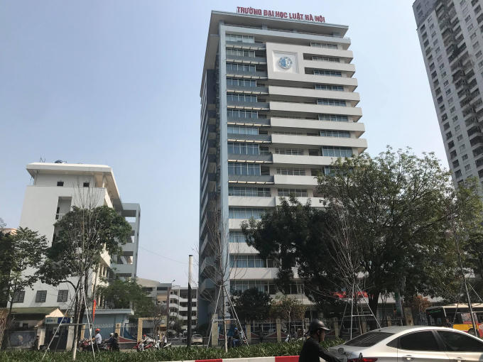 Đại học Luật Hà Nội
