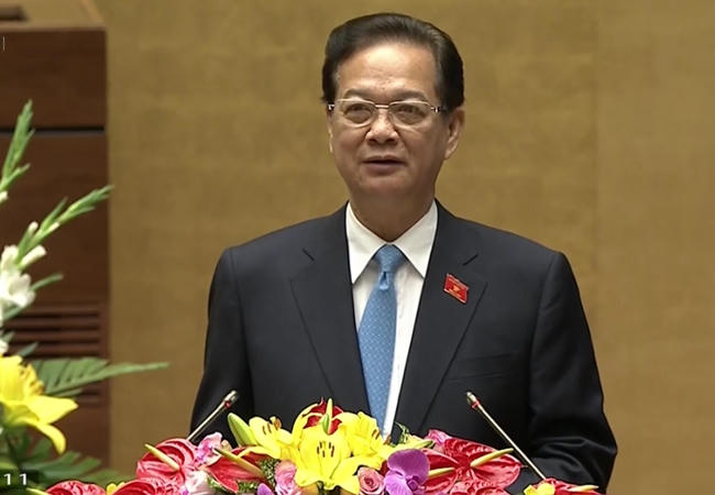 Thủ tướng Chính phủ Nguyễn Tấn Dũng trình bày Báo cáo công tác nhiệm kỳ 2011-2016 của Chính phủ, Thủ tướng Chính phủ.