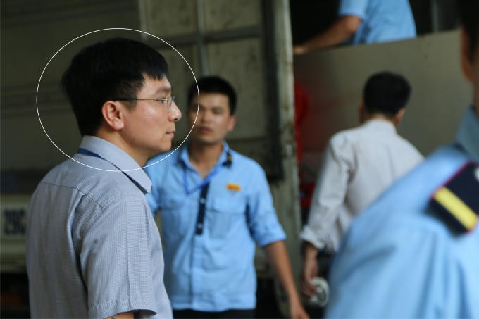 Lãnh đạo đơn vị thuộc Công ty Huds luôn có mặt, chỉ đạo trực tiếp trong những cuộc thu hồi sai quy định này.