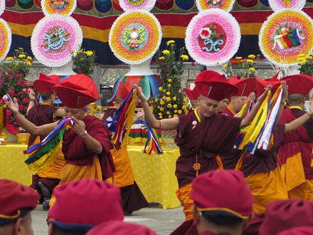 Múa Hộ Pháp, Monlam cát tường.