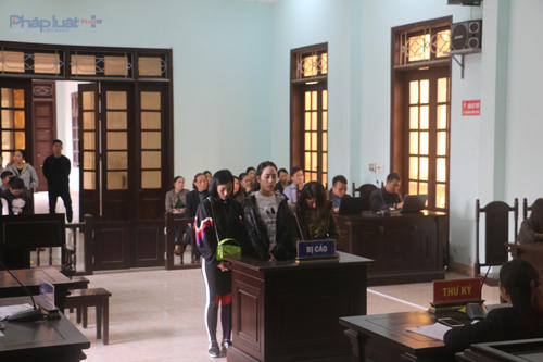 3 bị cáo trong vụ đánh ghen tại phiên tòa