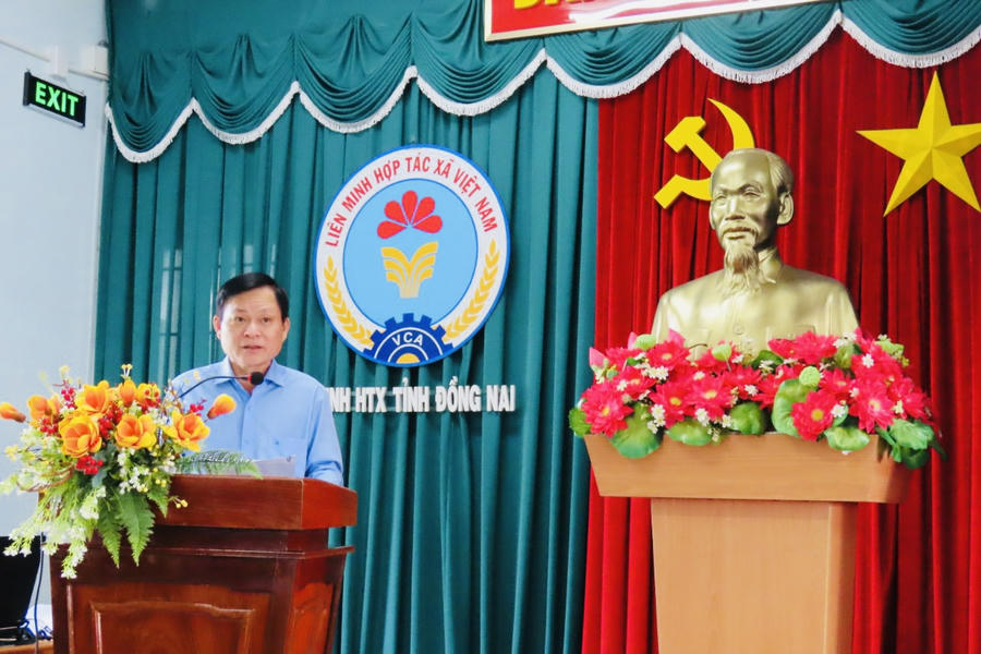 Ông Đỗ Phước Dũng Trưởng BTC CT Liên Minh Hợp Tác Xã Tỉnh Đồng Nai phát biểu khai mạc hội nghị.(Ảnh: Ngô Vinh)