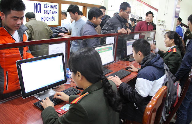 Phòng xuất nhập cảnh đã huy động 100 % quân số làm việc hết mình để phục vụ nhân dân.