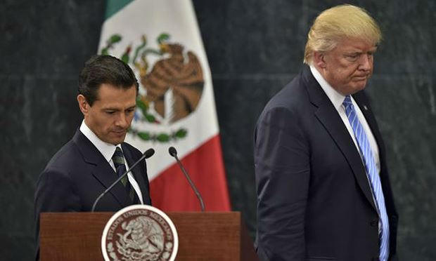 Tổng thống Trump (phải) và người đồng cấp Mexico Enrique Pena Nieto. Ảnh: TIME