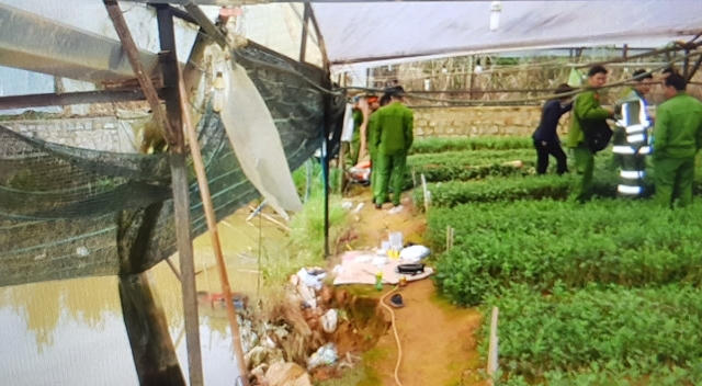 Cặp đôi tử vong dưới hồ nước, dây điện quấn quanh người