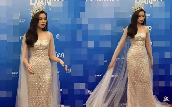 Bên cạnh những khoảnh khắc chỉn chu được nhiếp ảnh gia ghi lại thì Hoa hậu Đỗ Hà cũng lọt vào ống kính "team qua đường". Có thể thấy qua camera thường, vóc dáng người đẹp sinh năm 2001 vẫn cực kì nuột nà.