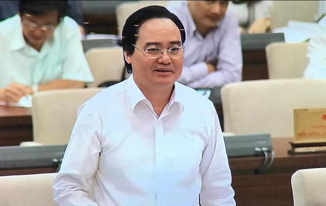 Bộ trưởng GD-ĐT Phùng Xuân Nhạ tại UB Thường vụ Quốc hội.