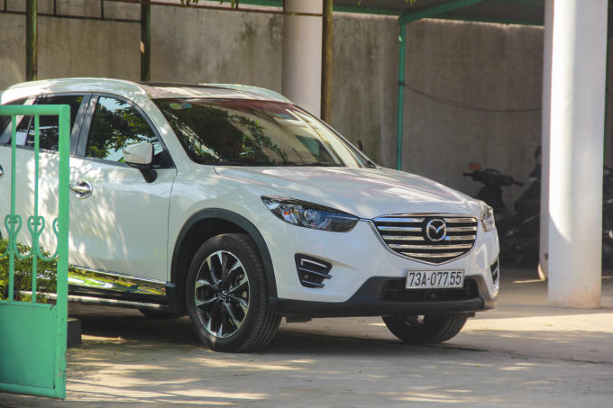 Chiếc Mazda-5 có giá trên thị trưởng gần 1 tỷ đồng kèm theo biển cặp 7755. (Ảnh. Hải Long)