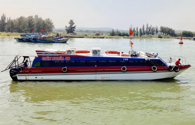 Tàu siêu tốc Chín Nghĩa 3 bị chết máy sau 2 ngày vận hành.