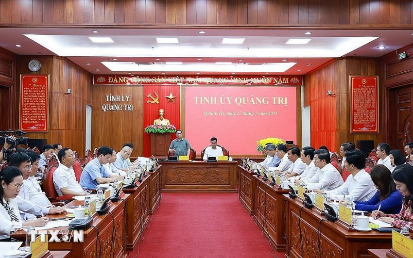 Toàn cảnh buổi làm việc của Thủ tướng với lãnh đạo tỉnh Quảng Trị.