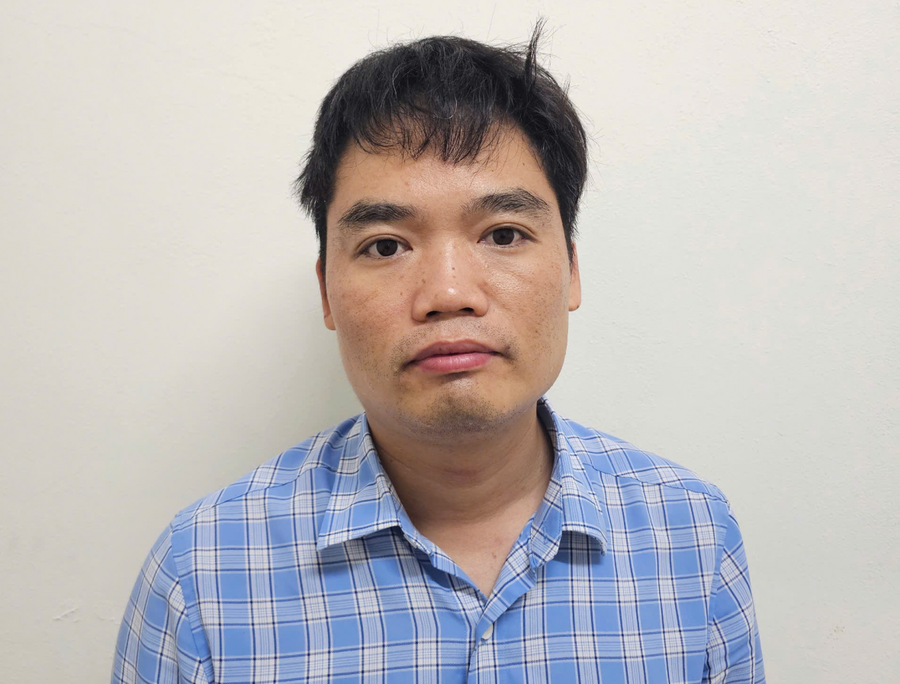 Đối tượng Lê Minh Giáp bị cơ quan chức năng khởi tố bị can và bắt tạm giam 4 tháng để điều tra về hành vi "Vi phạm quy định về tham gia giao thông đường bộ" theo quy định pháp luật. Ảnh: Công an Hà Nội.