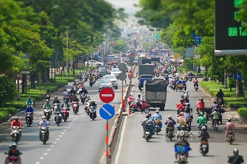 Muốn làm giàu trước tiên hãy làm đường. (Ảnh minh họa: Lao động)