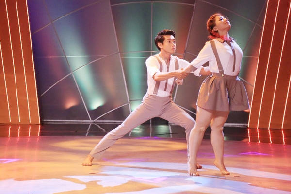 Cặp đôi thể hiện khả năng múa đương đại trong bài thi đầu tiên. Ảnh: Internet