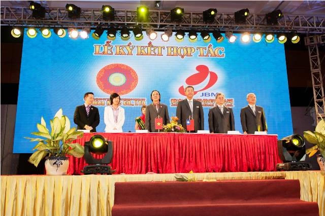 Thiên Ngọc Minh Uy và Joben hợp tác cung cấp các sản phẩm chăm sóc sức khỏe cho cộng đồng.