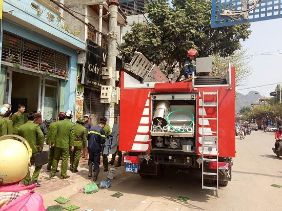 Hiện trường xảy ra vụ nổ đang được lực cảnh sát phòng cháy chữa cháy Công an tỉnh Sơn La điều tra, làm rõ.