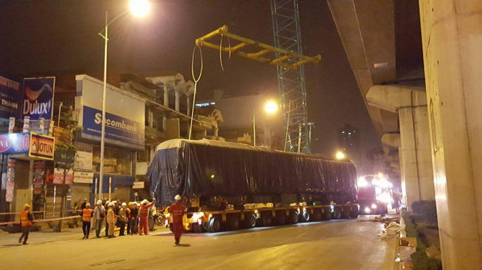 Cận cảnh khớp nối t&agrave;u đường sắt C&aacute;t Linh - H&agrave; Đ&ocirc;ng