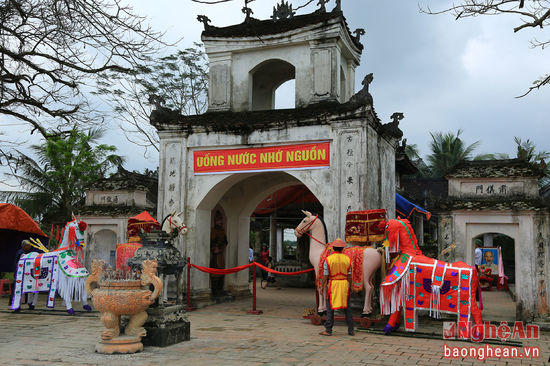 Toàn cảnh Đền Bạch Mã. Ảnh: Hồ Đình Chiến