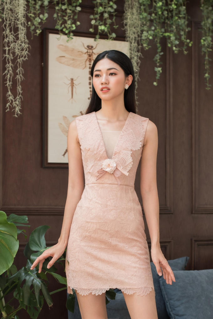 Hoa hậu Mỹ Linh, &Aacute; hậu Thanh T&uacute; rực rỡ sắc h&egrave; với v&aacute;y ren