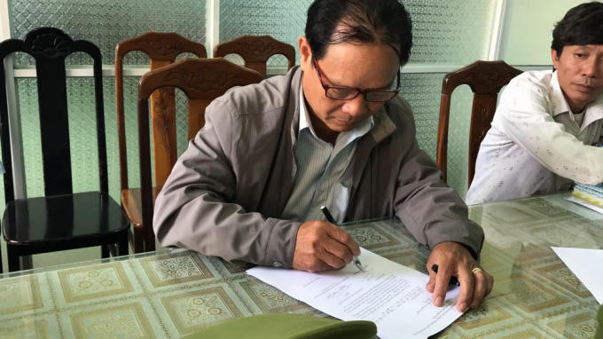 Ông Văn là cán bộ địa chính phường Hoà Hiệp Nam. Ảnh: H.N.