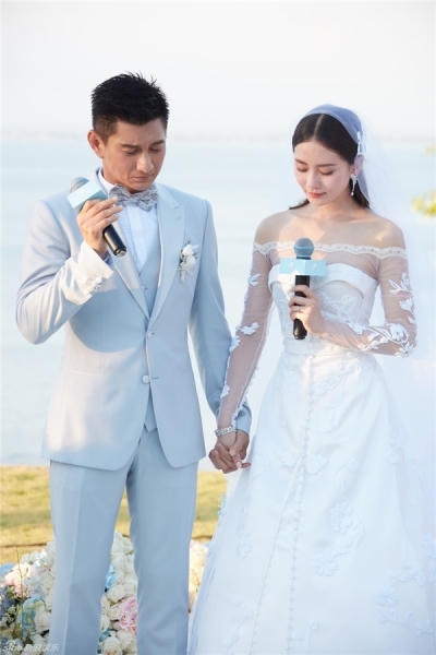 Ngô Kỳ Long chia sẻ tâm tình của mình với cô dâu về sự trân trọng của mình dành cho cô. Ảnh: Sina.
