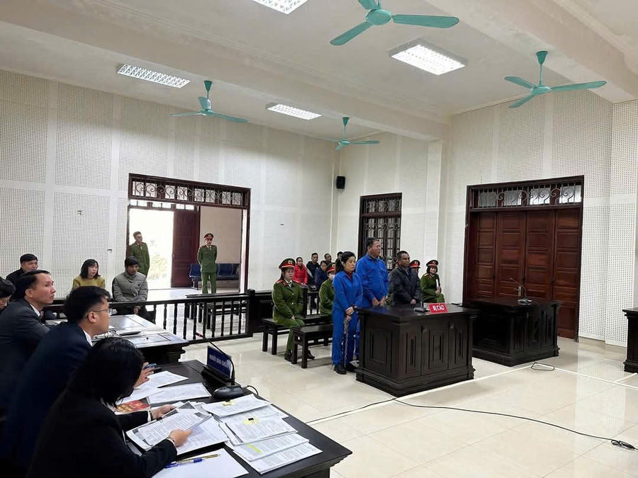 Các bị cáo tại phiên tòa.